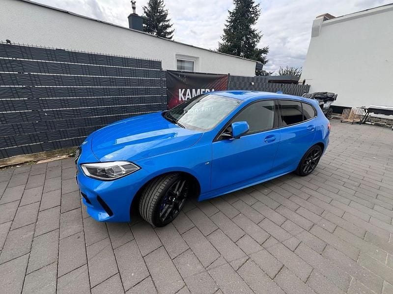 Blau Gebraucht 2019 BMW 120 M Sport Kleinwagen | 21.750 € (Fairer Preis) - Bild 1/4