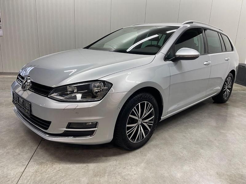 Silber Gebraucht 2016 VW Golf VII Allstar Kombi | 11.490 € (Fairer Preis) - Bild 1/4