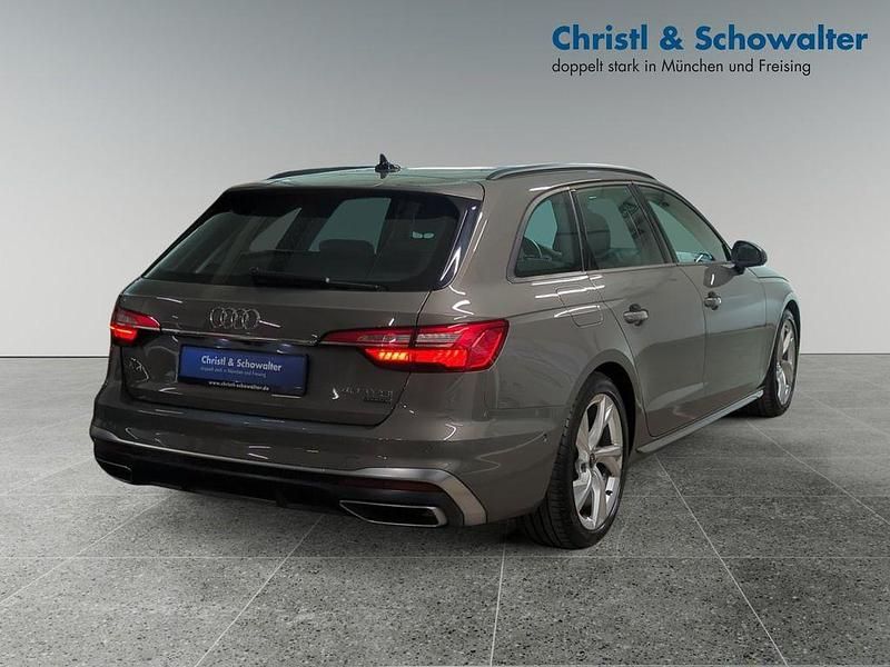 Używany Audi A4 S-Line 204 KM (150 kW) 2023 Szary Kombi