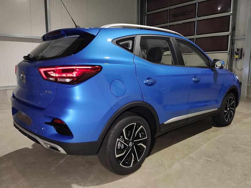 Neu MG ZS Luxury 2025 Comoblau metallic SUV