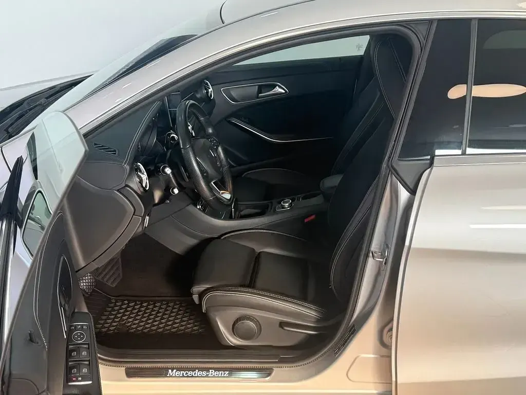 Gebraucht Mercedes CLA250e Shooting Brake AMG 211 PS (155 kW) 2019 Silber Kombi