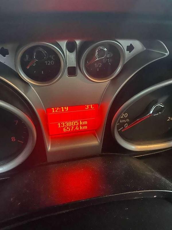 Gebraucht Ford Focus Style 101 PS (74 kW) 2009 Silber Limousine