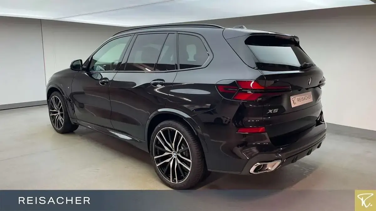 Neu BMW X5 Performance 352 PS (258 kW) 2026 Saphirschwarz metallic SUV
