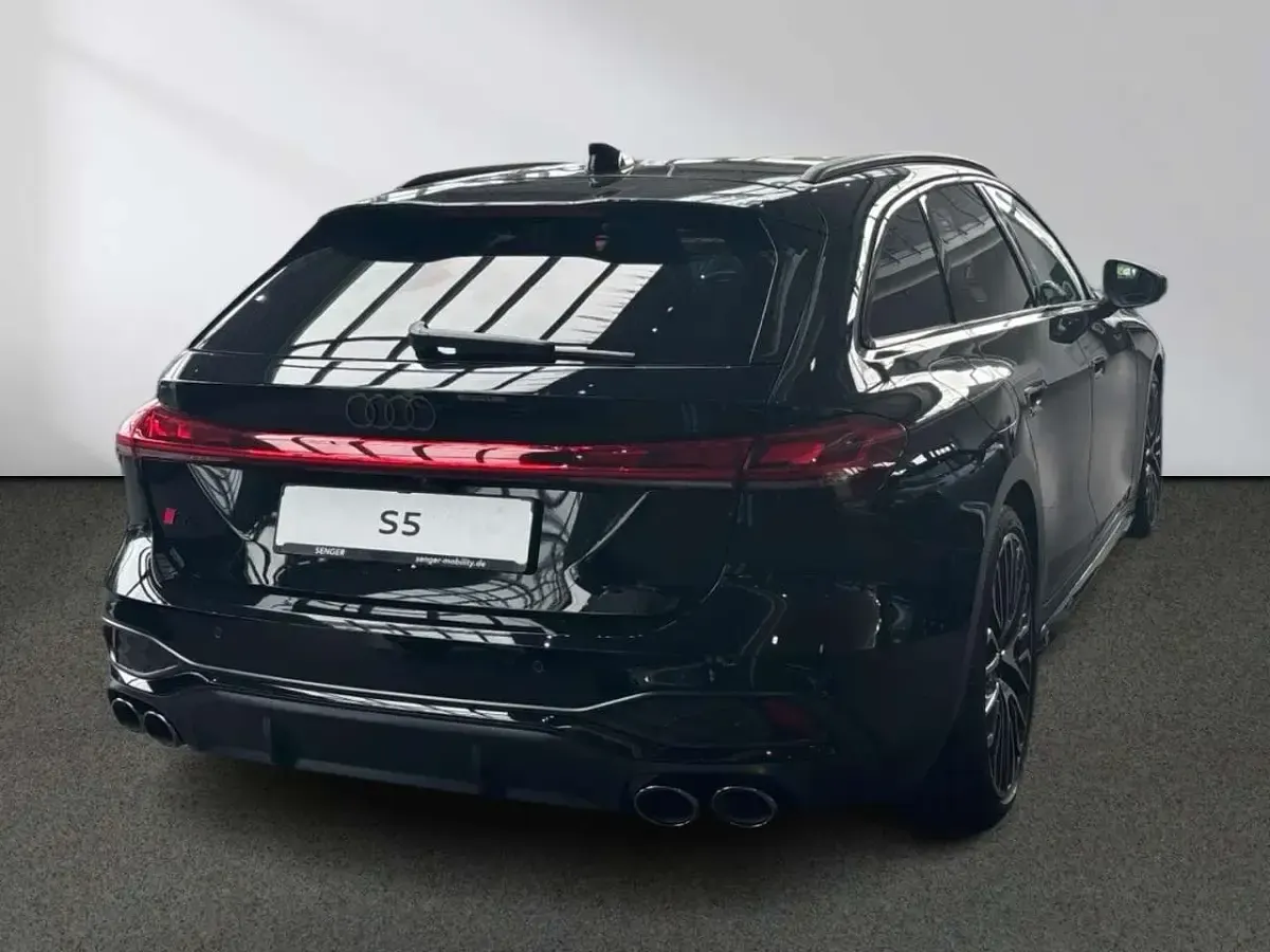 Neu Audi S5 Sport 367 PS (269 kW) 2026 Schwarz Kombi