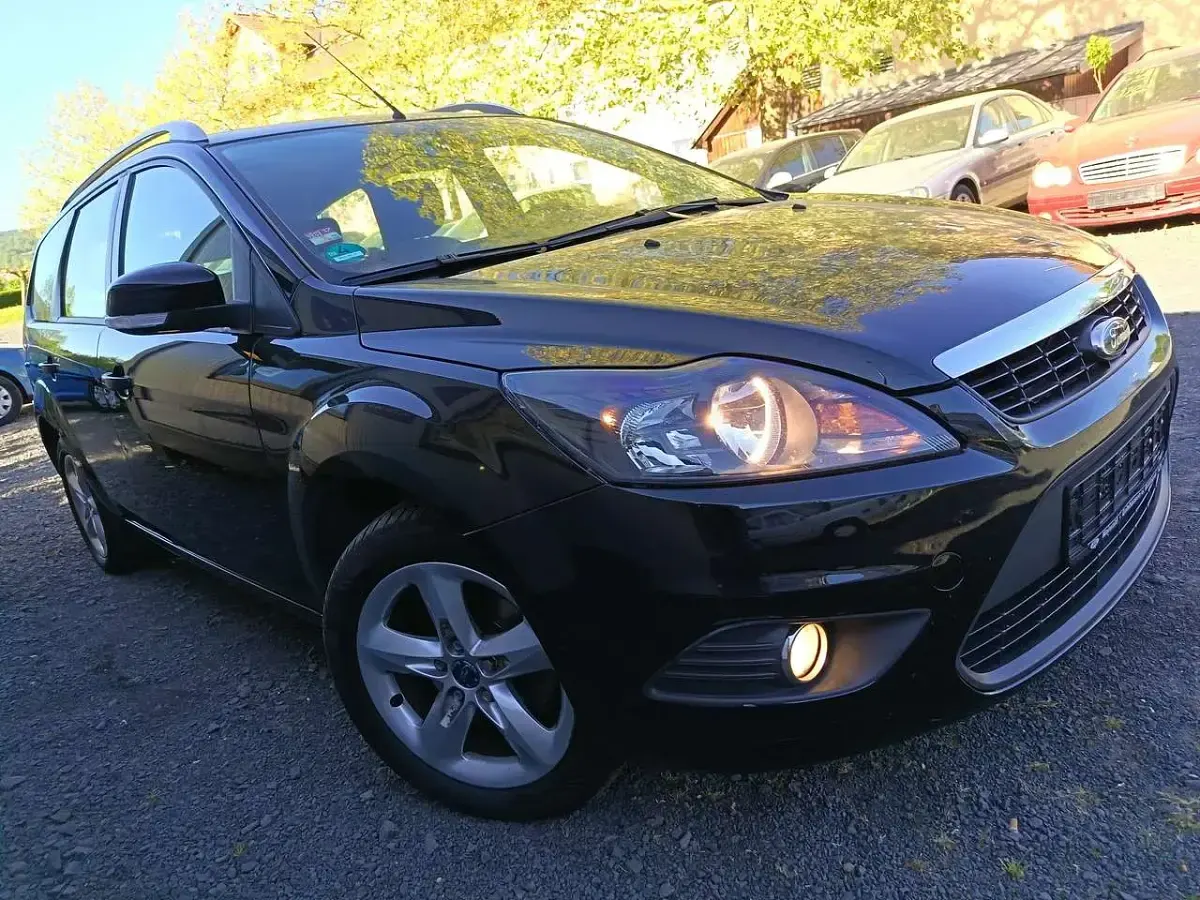 Gebraucht Ford Focus Style 101 PS (74 kW) 2010 Pantherschwarz metallic Kombi