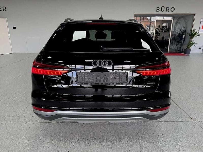 Używany Audi A6 286 KM (210 kW) 2023 Czarny Kombi