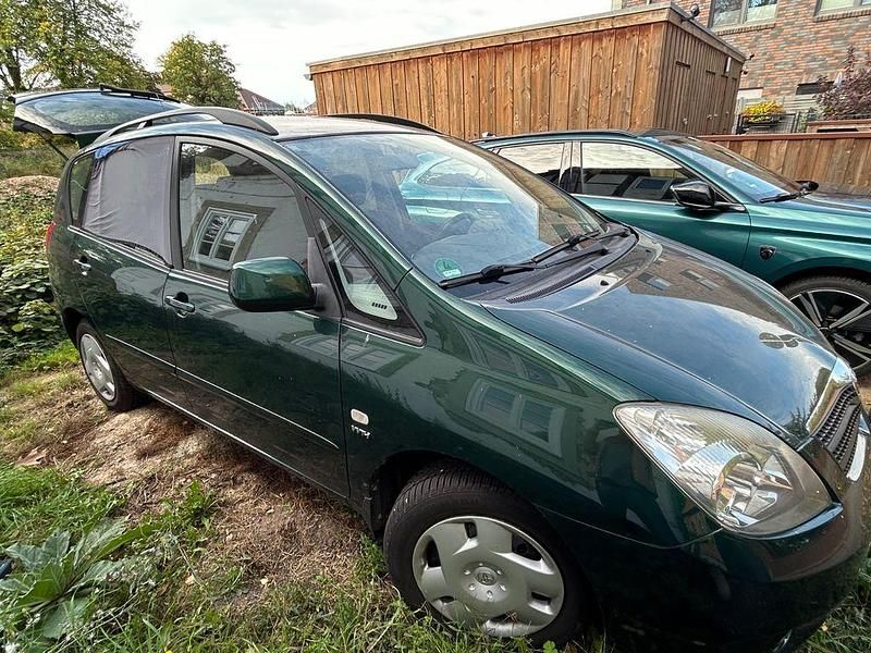 Grün Gebraucht 2003 Toyota Corolla Verso Sol Van / Kleinbus | 2.900 € (Fairer Preis) - Bild 1/4