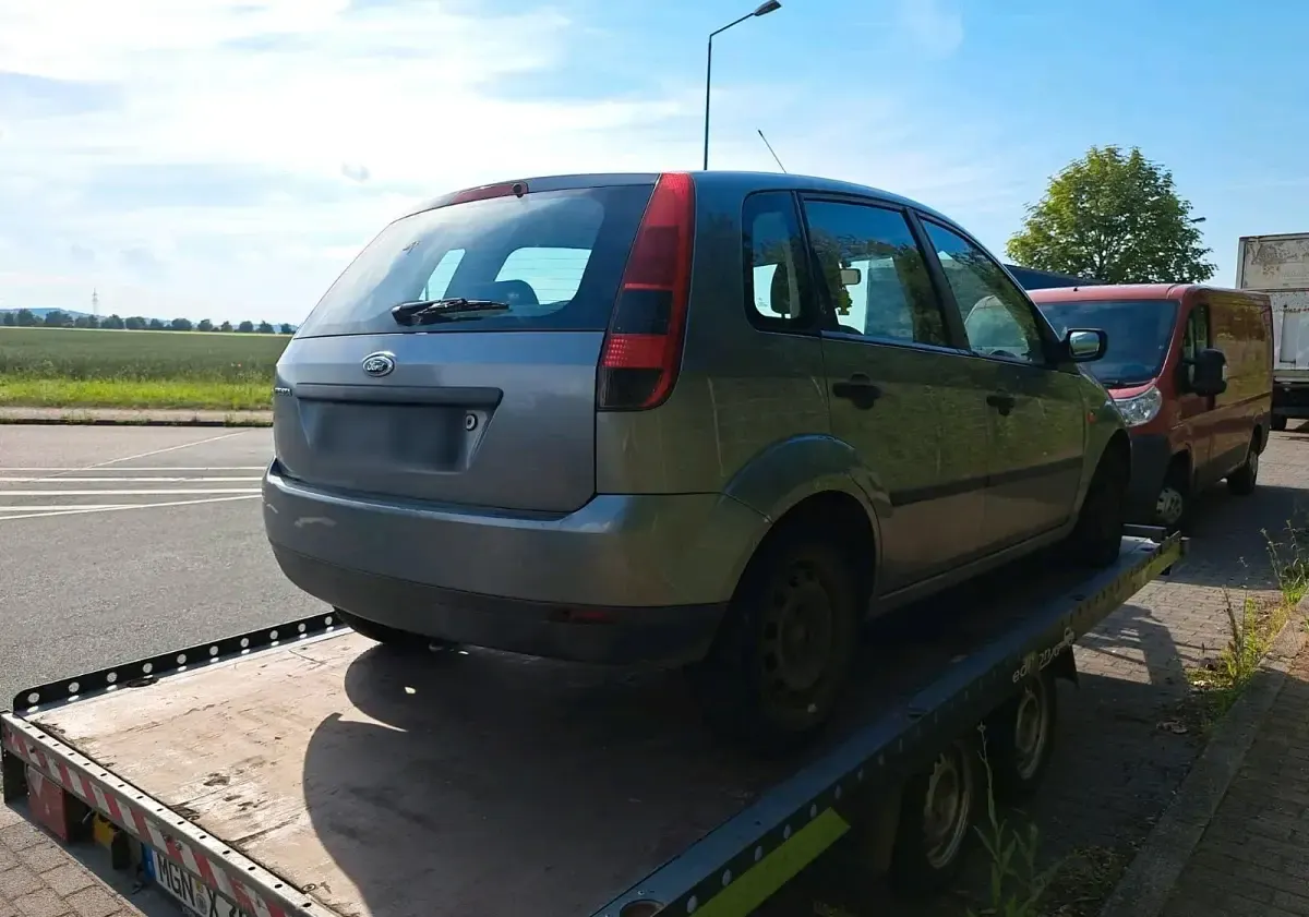 Gebraucht Ford Fiesta 60 PS (44 kW) 2002 Grau Kleinwagen