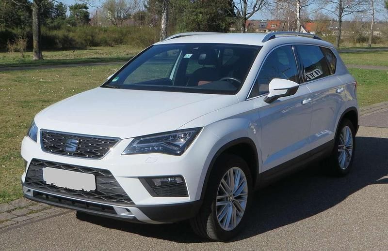 Weiß Gebraucht 2016 Seat Ateca 4Drive SUV | 21.500 € (Fairer Preis) - Bild 1/4