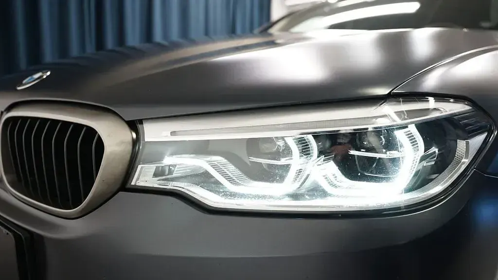 Używany BMW M550 Performance 400 KM (294 kW) 2019 Szary Sedan/Limuzyna