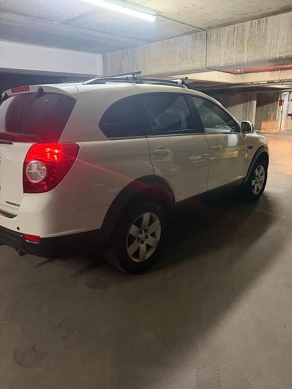 Gebraucht Chevrolet Captiva 169 PS (124 kW) 2011 Weiß SUV