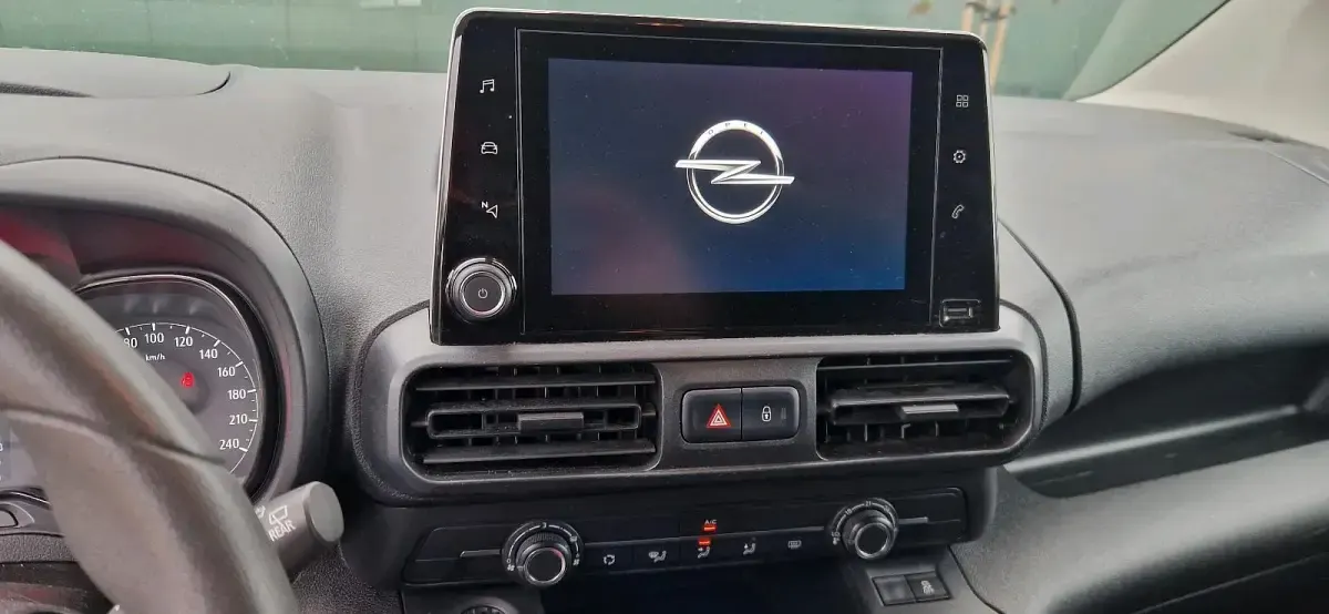 Gebraucht Opel Combo 102 PS (75 kW) 2019 Weiß Van / Kleinbus