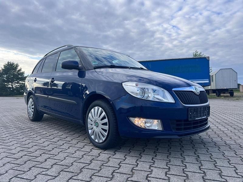 Gebraucht Skoda Fabia 105 PS (77 kW) 2012 Blau Kombi