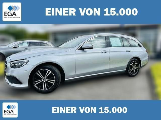 Silber metallic Gebraucht 2021 Mercedes E220 Avantgarde | 31.370 € (Superpreis) - Bild 1/1