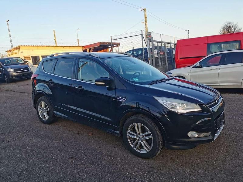 Pantherschwarz metallic Gebraucht 2015 Ford Kuga Individual SUV | 7.950 € (Superpreis) - Bild 1/4