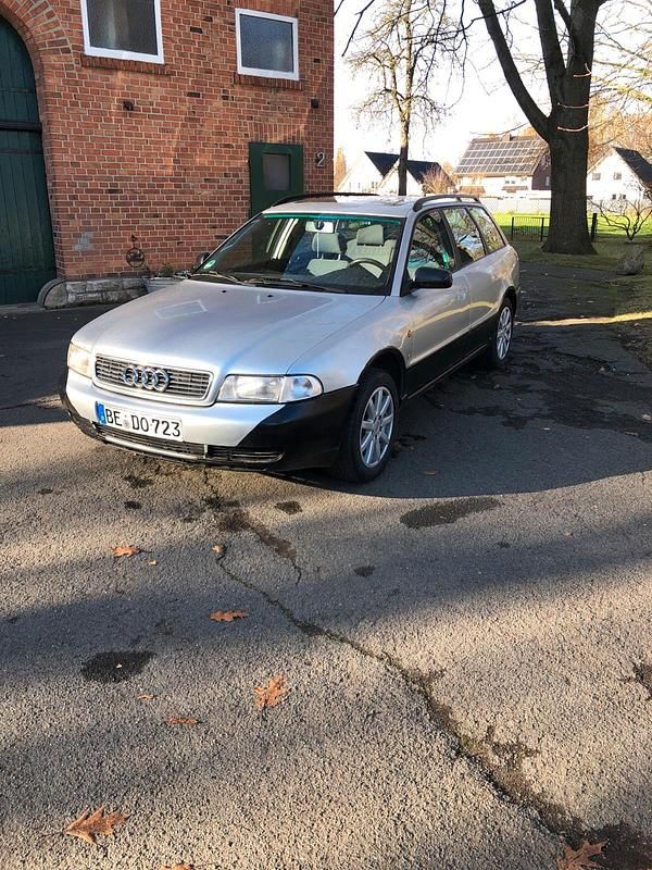 Silber Gebraucht 1997 Audi A4 Kombi | 790 € (Guter Preis) - Bild 1/4