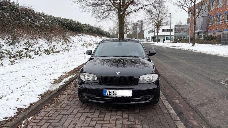 Gebraucht BMW 116 122 PS (89 kW) 2010 Schwarz Kleinwagen