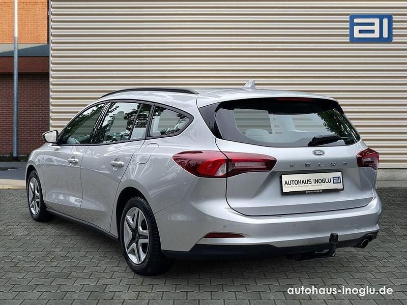 Gebraucht Ford Focus 120 PS (88 kW) 2022 Silber polarsilber metallic (metallic) Kombi