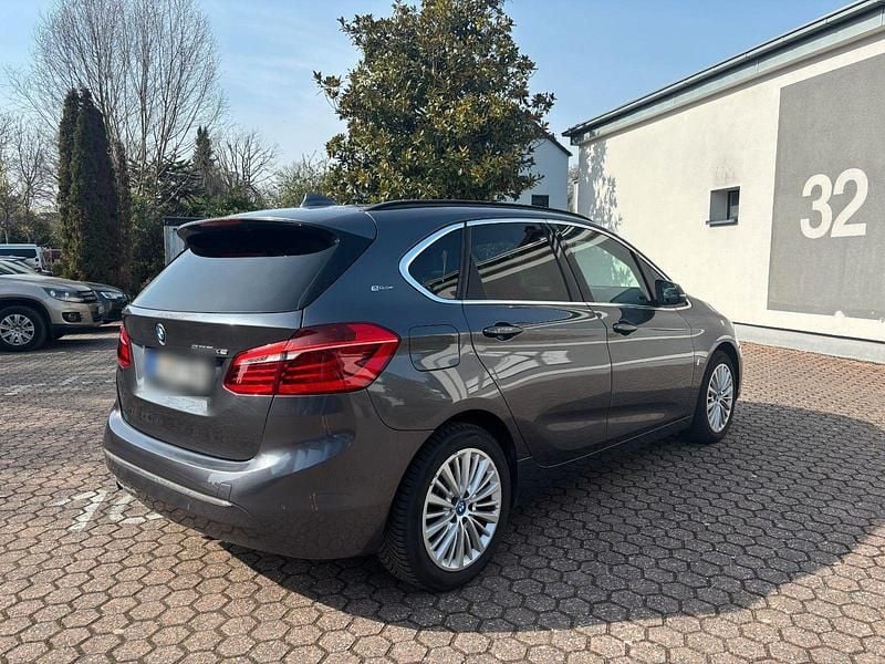 Gebraucht BMW 225 Active Tourer iPerformance 224 PS (164 kW) 2017 Grau Van / Kleinbus