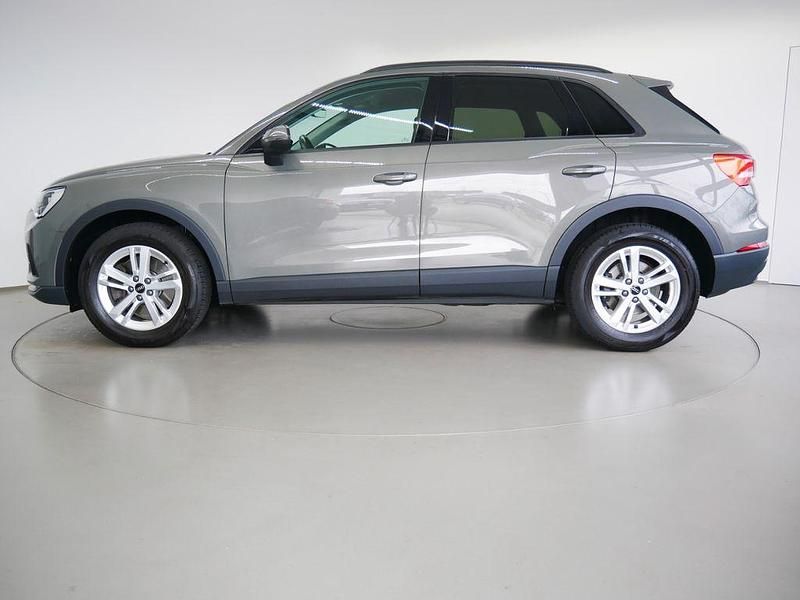 Gebraucht Audi Q3 Comfort 190 PS (139 kW) 2022 Grau SUV