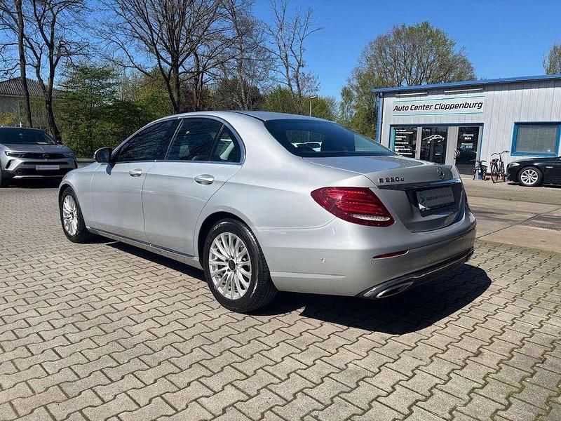 Second-hand Mercedes E220 194 CP (142 kW) 2018 Argintiu Berlinǎ