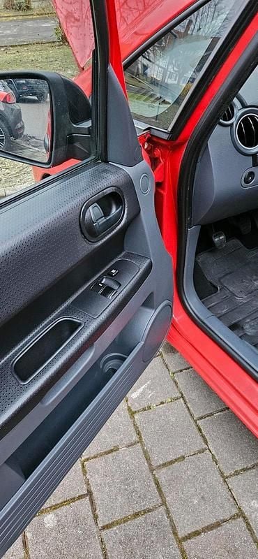 Gebraucht Mitsubishi Colt 75 PS (55 kW) 2009 Rot Kleinwagen