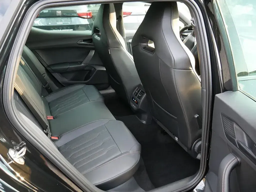 Gebraucht Cupra Leon VZ 245 PS (180 kW) 2024 Schwarz Limousine