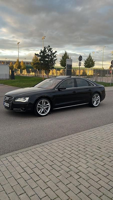 Schwarz Gebraucht 2011 Audi A8 Comfort Limousine | 14.500 € (Fairer Preis) - Bild 1/4