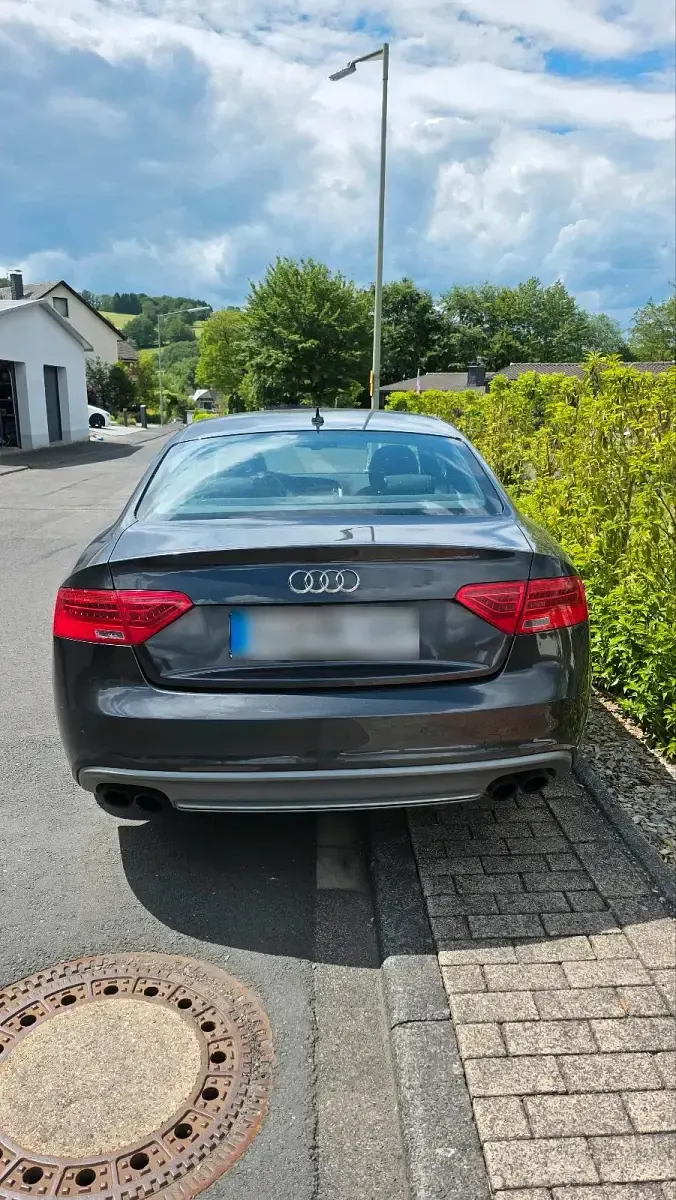 Gebraucht Audi S5 Comfort 333 PS (244 kW) 2012 Grau Coupé