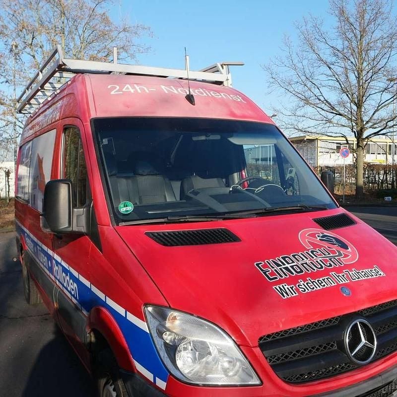Second-hand Mercedes Sprinter 163 CP (119 kW) 2011 Roșu Van