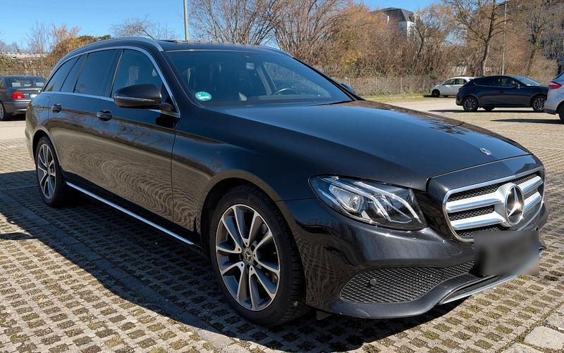 Gebraucht Mercedes E200 184 PS (135 kW) 2018 Schwarz Kombi