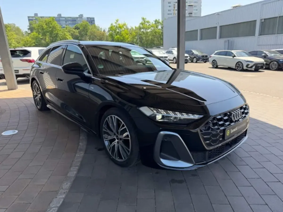 Gebraucht Audi A5 S-Line 204 PS (150 kW) 2025 Schwarz Kombi