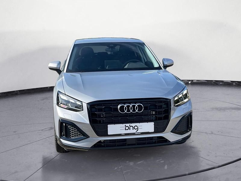 Neu Audi Q2 Advanced Plus 150 PS (110 kW) 2025 Silber SUV