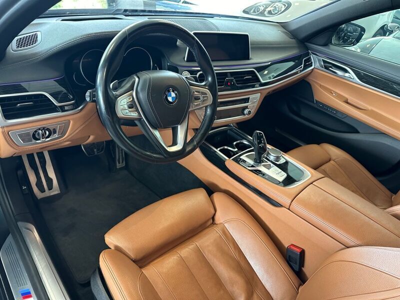 Gebraucht BMW 740 M Sport 320 PS (235 kW) 2018 Singapur grau metallic Limousine