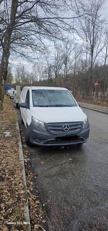 Second-hand Mercedes Vito 136 CP (100 kW) 2015 Negru Van