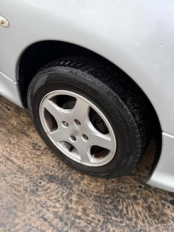 Gebraucht Peugeot 206 75 PS (55 kW) 2008 Silber Kleinwagen