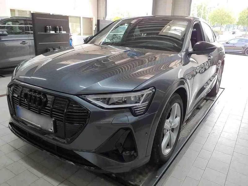 Gebraucht Audi e-tron 300 kW (408 PS) 2022 Daytonagrau perleffekt (metallic) SUV