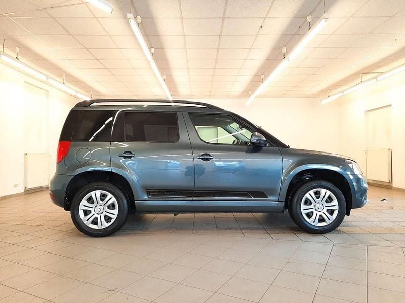 Gebraucht Skoda Yeti Active 110 PS (80 kW) 2015 Grau SUV
