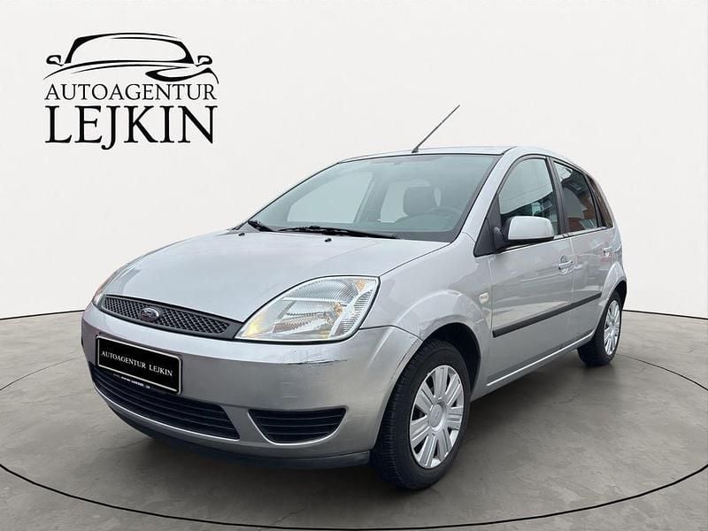 Silber Gebraucht 2005 Ford Fiesta Ambiente Kleinwagen | 2.190 € (Fairer Preis) - Bild 1/4