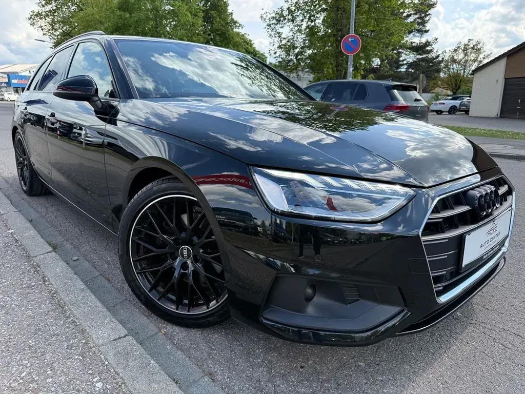 Gebraucht Audi A4 Ambiente 163 PS (119 kW) 2022 Schwarz Kombi