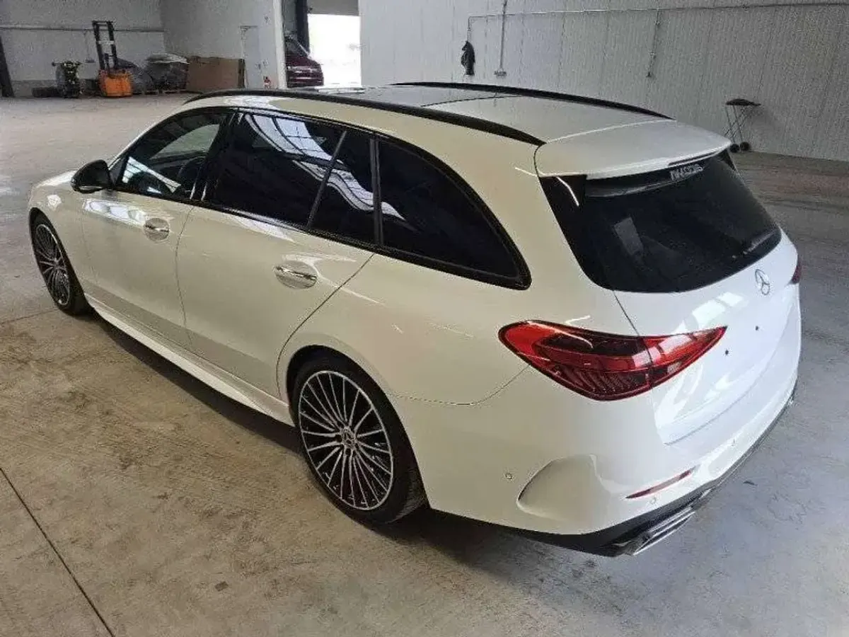 Gebraucht Mercedes C300 Advanced 258 PS (189 kW) 2024 Weiß Kombi