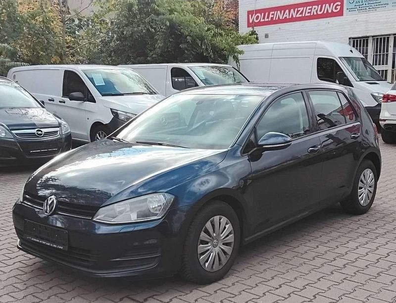 Blau Gebraucht 2013 VW Golf VII Trendline Kleinwagen | 6.450 € (Fairer Preis) - Bild 1/4