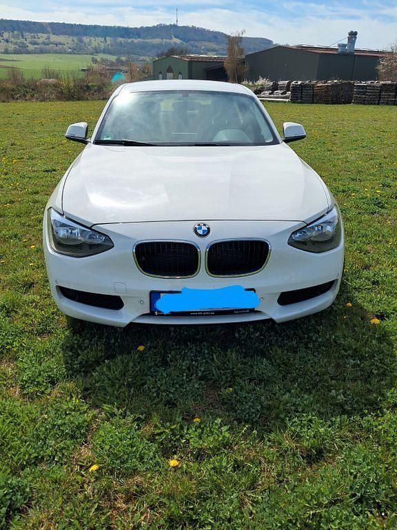 Gebraucht BMW 114 Efficient Dynamics 95 PS (69 kW) 2013 Weiß Kleinwagen