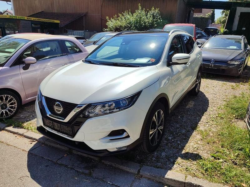 Weiß Gebraucht 2021 Nissan Qashqai Zama SUV | 17.985 € (Fairer Preis) - Bild 1/4