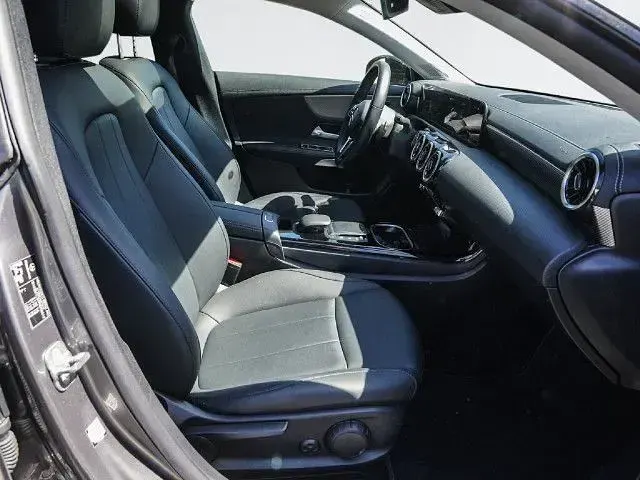 Gebraucht Mercedes CLA200 Shooting Brake 150 PS (110 kW) 2023 Kombi