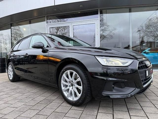 Gebraucht Audi A4 Business 150 PS (110 kW) 2022 Mythosschwarz metallic Kombi