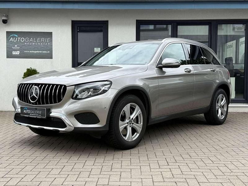 Mojavesilber Gebraucht 2019 Mercedes GLC250 SUV | 29.480 € (Guter Preis) - Bild 1/4