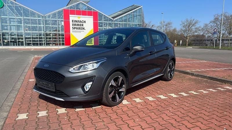 Gebraucht Ford Fiesta Active 86 PS (63 kW) 2018 Grau Kleinwagen