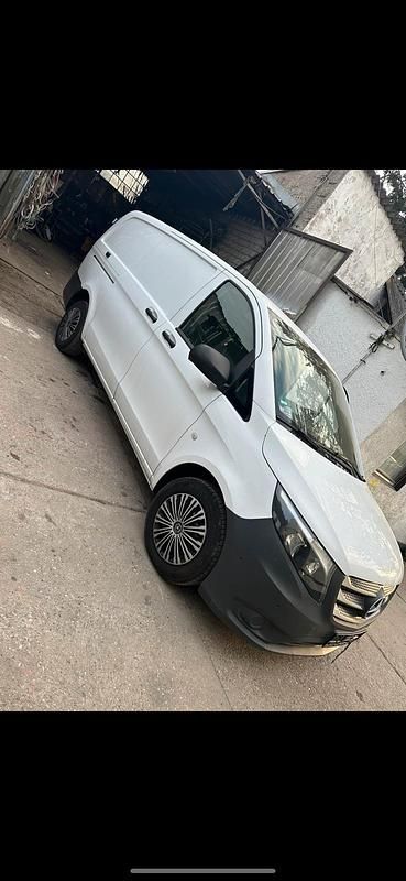 Weiß Gebraucht 2017 Mercedes Vito Van / Kleinbus | 15.500 € (Superpreis) - Bild 1/4