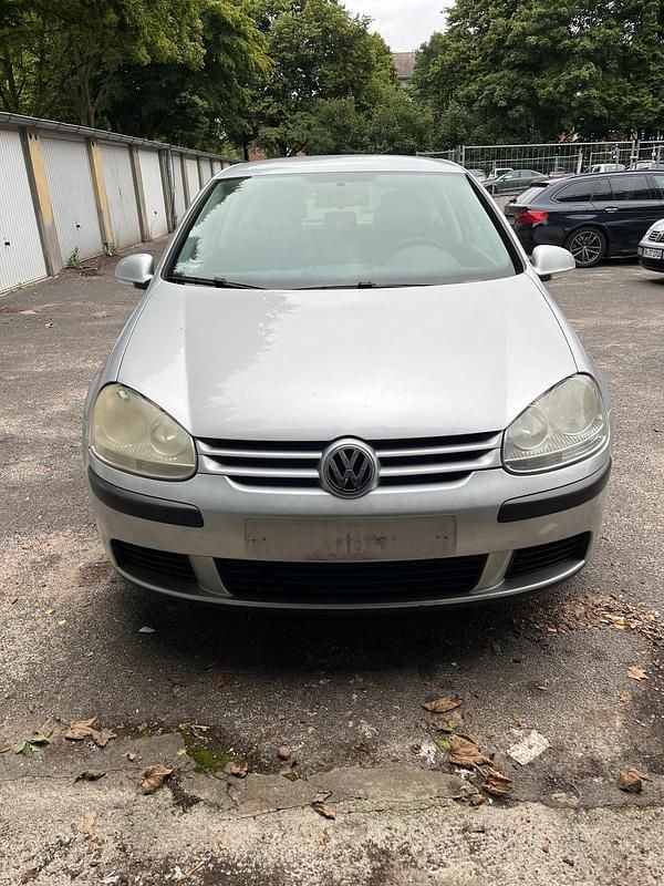 Silber Gebraucht 2006 VW Golf V Kleinwagen | 2.500 € (Fairer Preis) - Bild 1/4